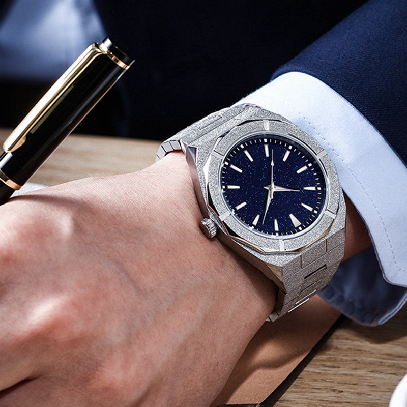Gouden horloge Stardust gebors - Luxury Lifestyle Brands recensie en prijs