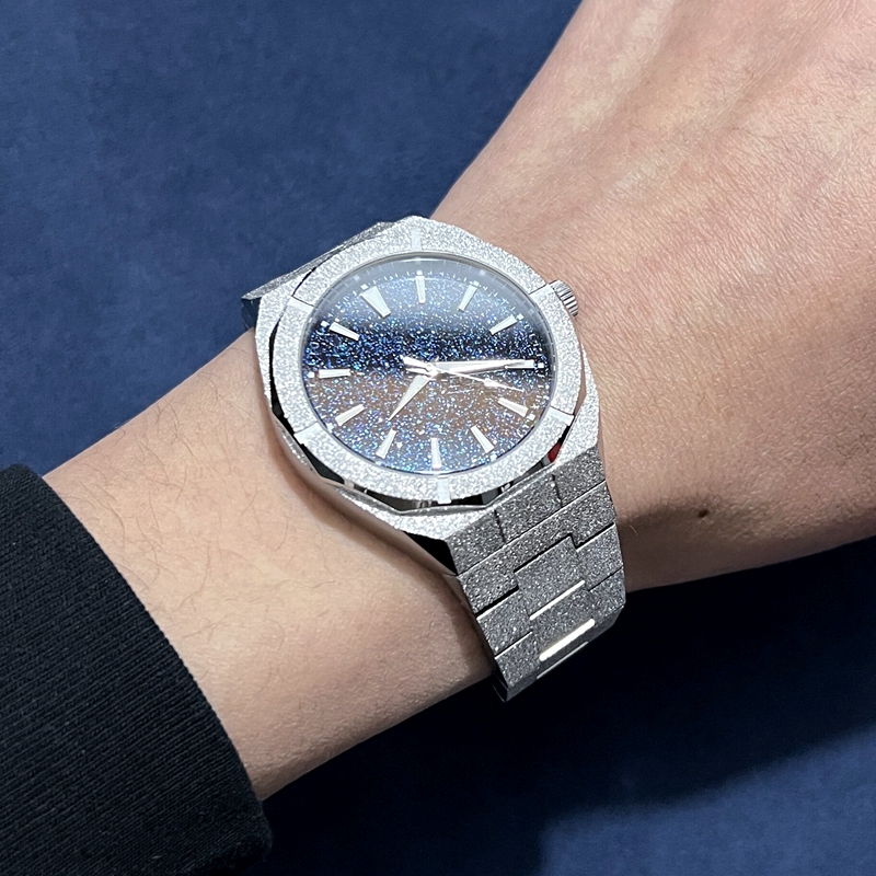 Gouden horloge Stardust gebors - Luxury Lifestyle Brands recensie en prijs
